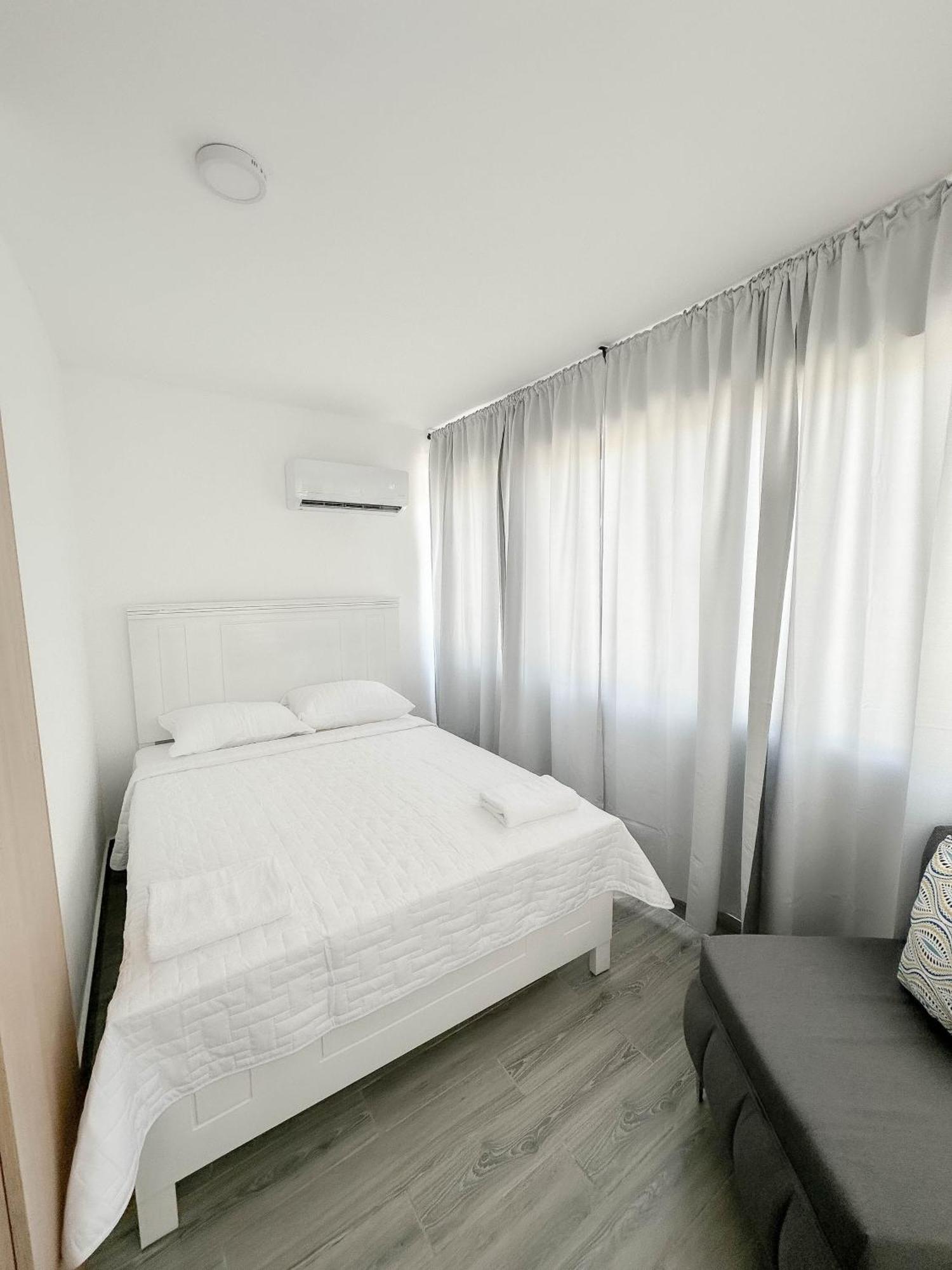One-Bedroom Apartment,1630128465:JPEG